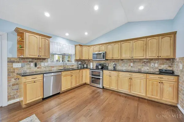 4272 N Shore Dr, West Chester, OH 45069