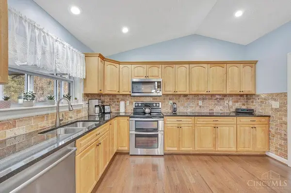 4272 N Shore Dr, West Chester, OH 45069