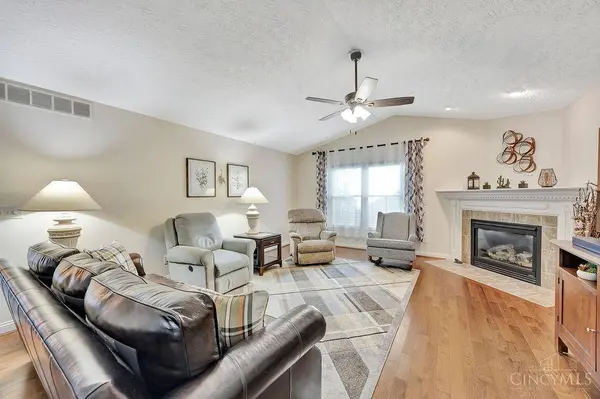 4272 N Shore Dr, West Chester, OH 45069