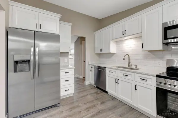 5562 Greenwillow Cir, West Chester, OH 45069