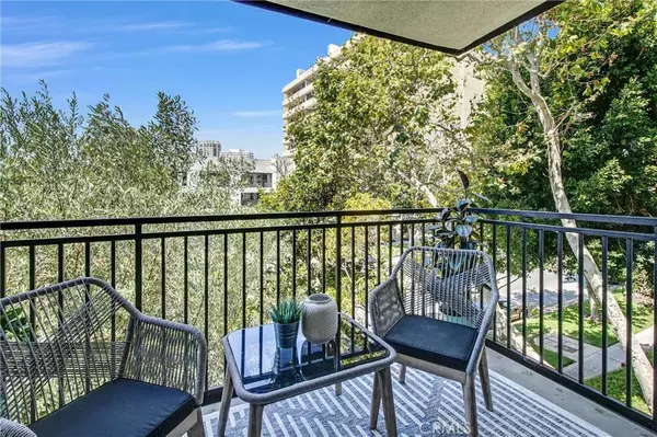 1340 S Beverly Glen BLVD #113, Los Angeles, CA 90024