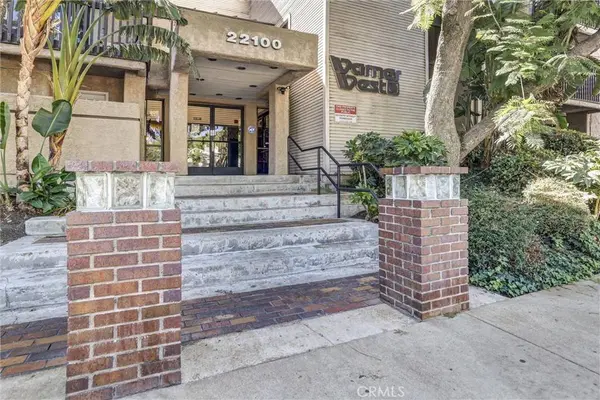 22100 Burbank #130C, Woodland Hills, CA 91367