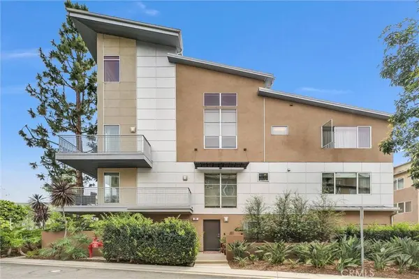 89 Lennox, Irvine, CA 92612