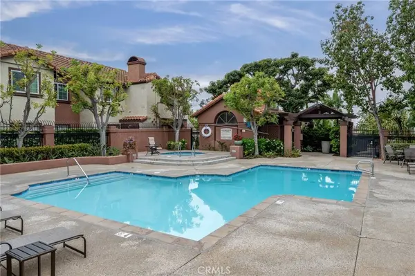 68 Flor De Sol, Rancho Santa Margarita, CA 92688