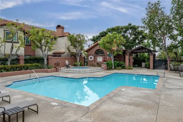 68 Flor De Sol, Rancho Santa Margarita, CA 92688