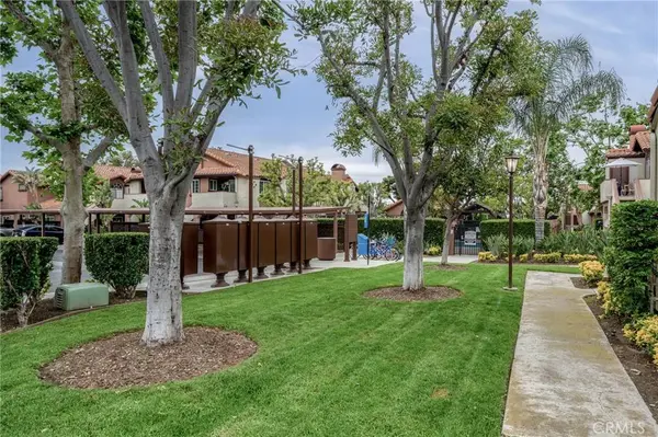 68 Flor De Sol, Rancho Santa Margarita, CA 92688