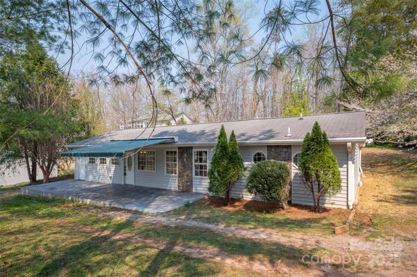 163 Woodland DR, Columbus, NC 28722
