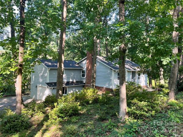 1463 Carolina DR, Tryon, NC 28782