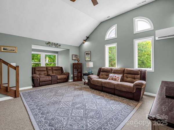 2430 2434 Mountain Page RD, Saluda, NC 28773