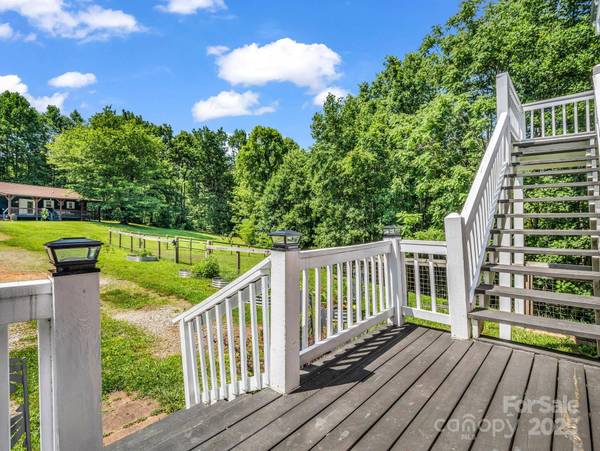 2430 2434 Mountain Page RD, Saluda, NC 28773