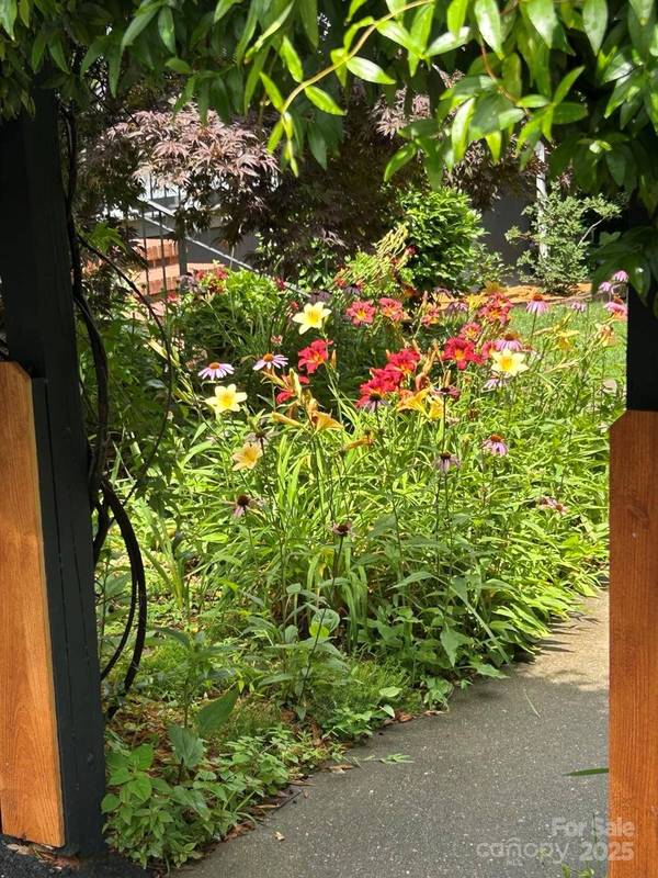 55 Lanier ST, Tryon, NC 28782