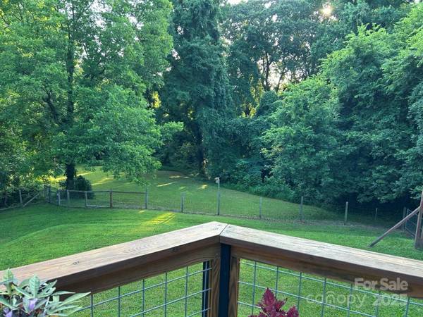 55 Lanier ST, Tryon, NC 28782