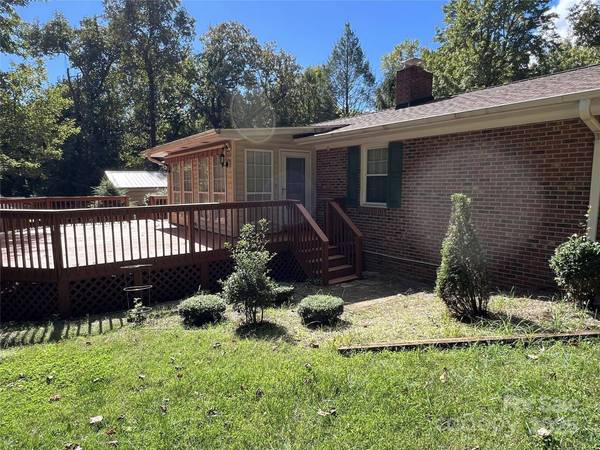 646 Walker ST, Columbus, NC 28722