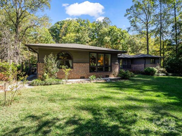 821 Warrior DR, Tryon, NC 28782