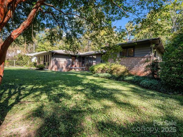 821 Warrior DR, Tryon, NC 28782