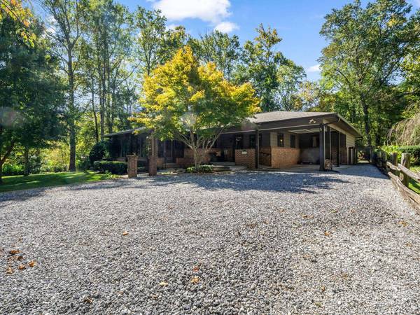 821 Warrior DR, Tryon, NC 28782