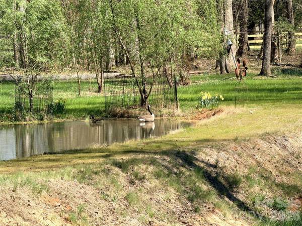 1941 Landrum RD, Columbus, NC 28722