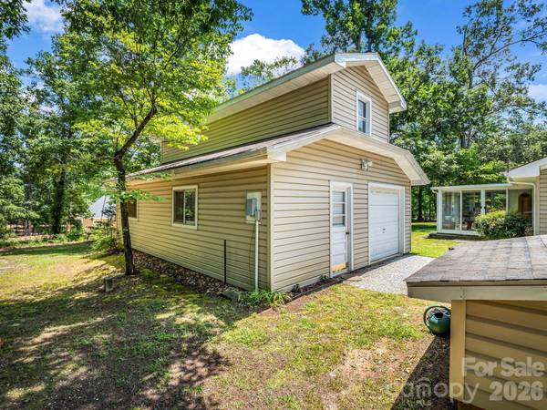 10 Deer Run LN, Columbus, NC 28722