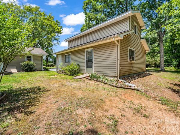 10 Deer Run LN, Columbus, NC 28722