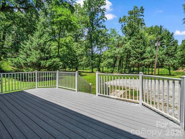 102 Little House RD, Tryon, NC 28782