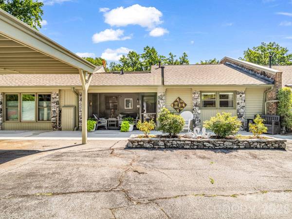 251 Carolina DR #10A, Tryon, NC 28782