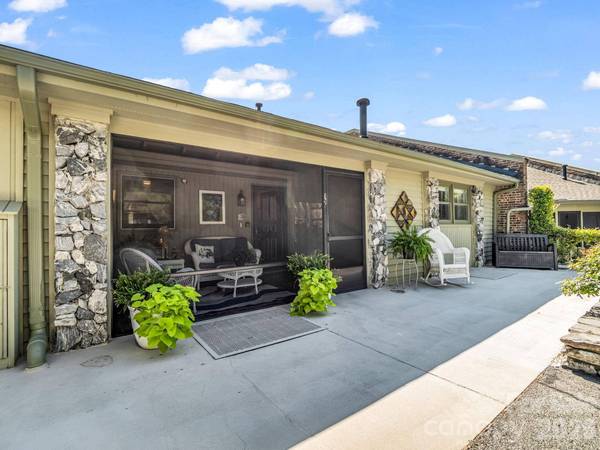251 Carolina DR #10A, Tryon, NC 28782