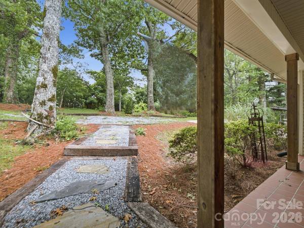 327 Summit RD, Tryon, NC 28782