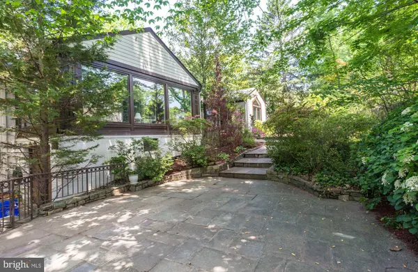 5628 KNOLLWOOD RD, Bethesda, MD 20816