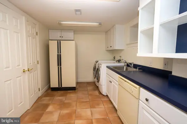 5628 KNOLLWOOD RD, Bethesda, MD 20816