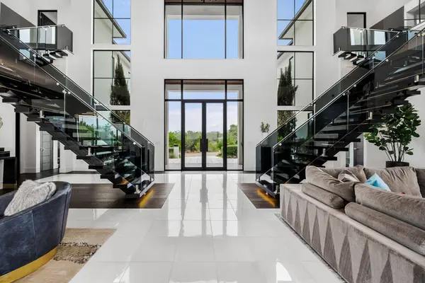 912 Watercliffe, Lago Vista, TX 78645