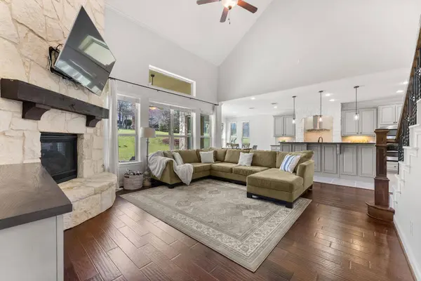 106 Princes CT, Austin, TX 78738