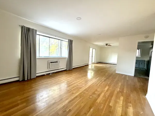 6037 Delafield Ave #3, New York, NY 10471-1801