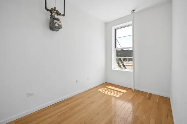 575 W 183rd St #42, New York, NY 10033-8600