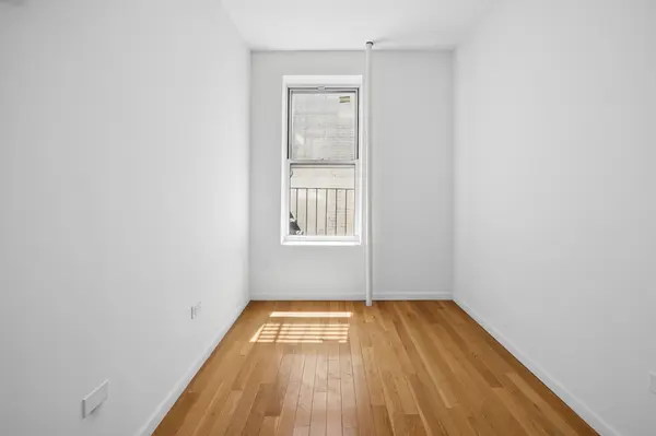 575 W 183rd St #32, New York, NY 10033-8600
