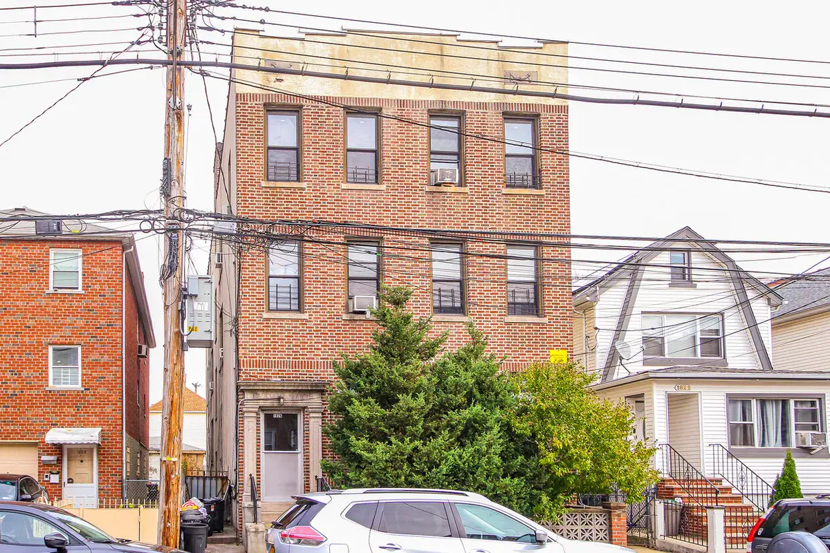 1826 Radcliff Ave, Bronx, NY 10462-3732