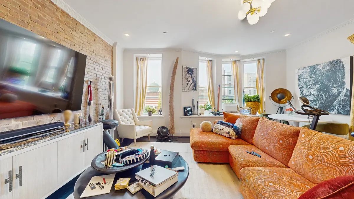 109 W 117th St #3, New York, NY 10026-2245