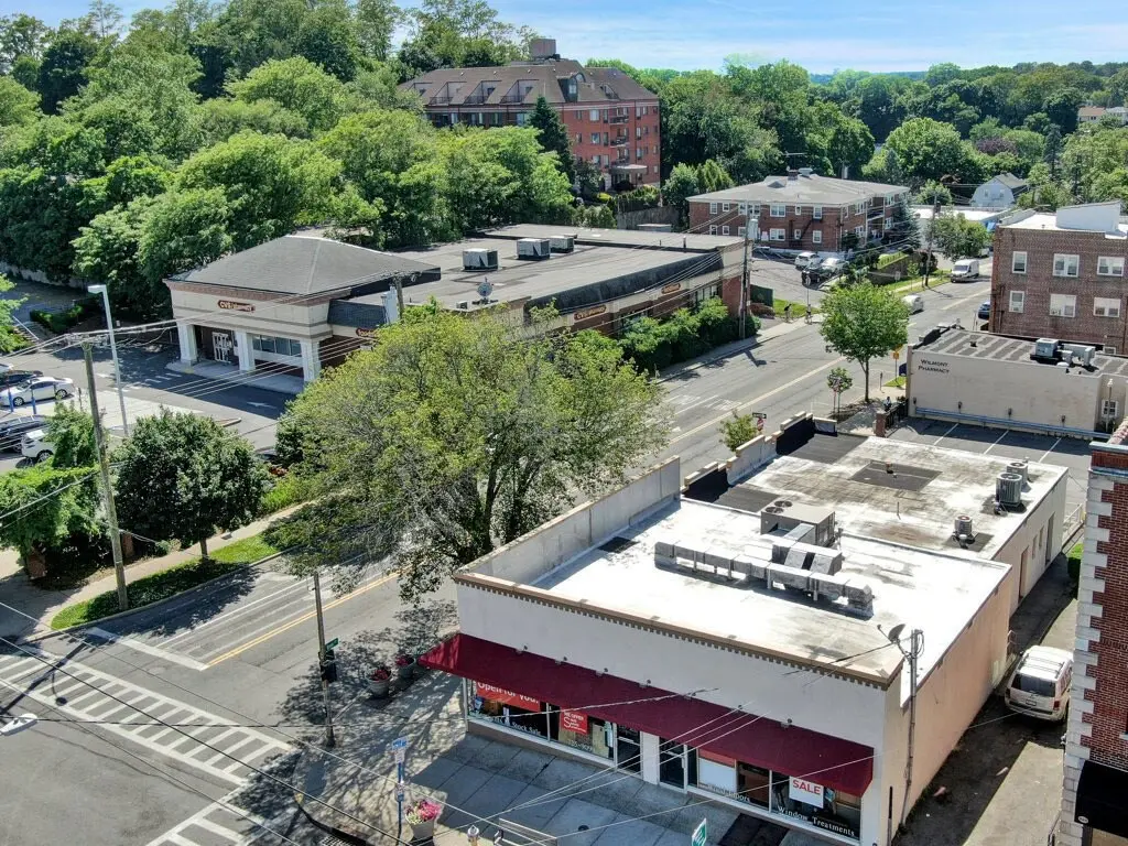 823 White Plains Rd, Scarsdale, NY 10583-5006
