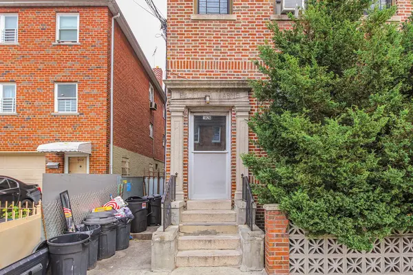 1826 Radcliff Ave, Bronx, NY 10462-3732