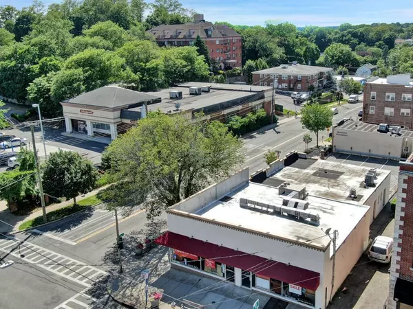 823 White Plains Rd, Scarsdale, NY 10583-5006
