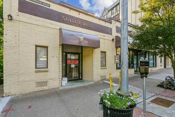 25 Pondfield Rd W, Bronxville, NY 10708-2635
