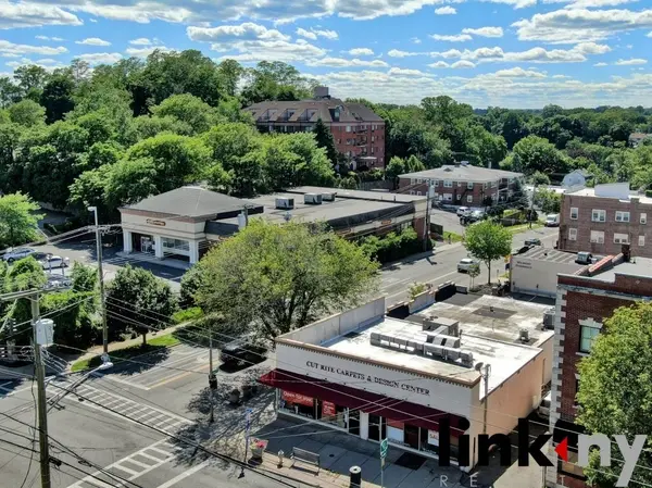 823 White Plains Rd, Scarsdale, NY 10583-5006