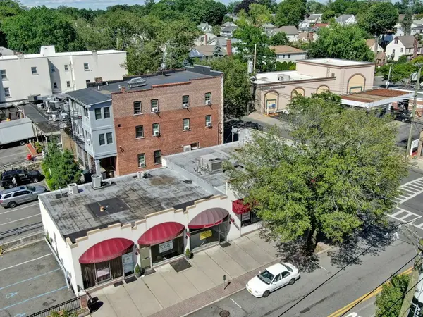 823 White Plains Rd, Scarsdale, NY 10583-5006