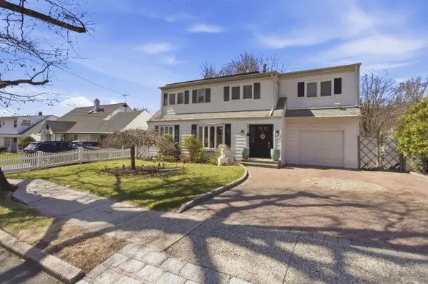 129 Gailmore Dr, Yonkers, NY 10710-3501
