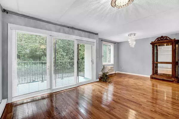 128 Colonial Pkwy #3E, Yonkers, NY 10710