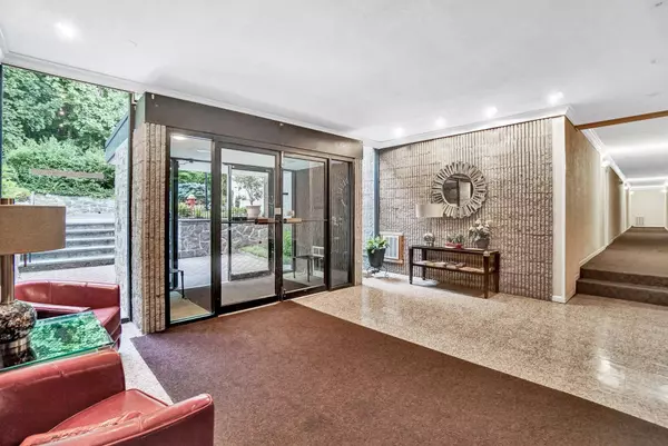 128 Colonial Pkwy #3E, Yonkers, NY 10710