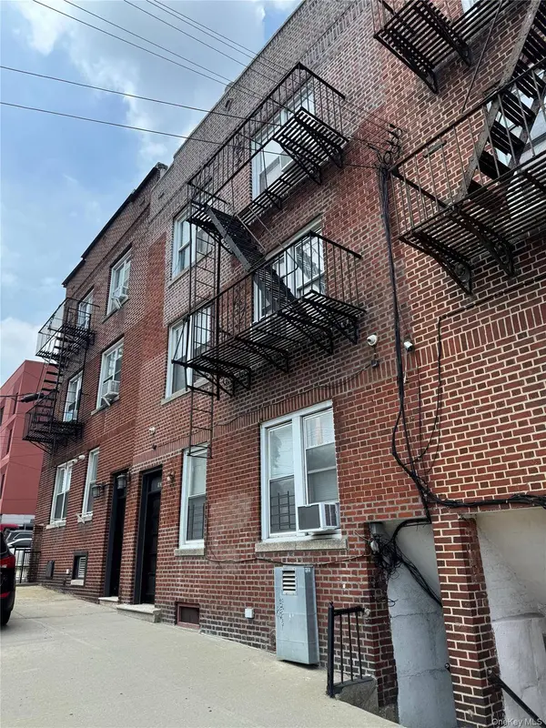 93 E 233rd ST, Bronx, NY 10470