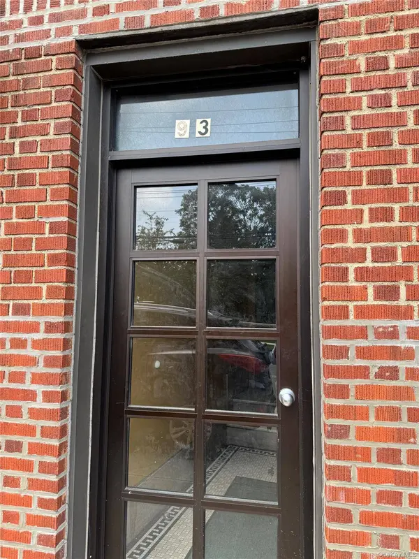 93 E 233rd ST, Bronx, NY 10470