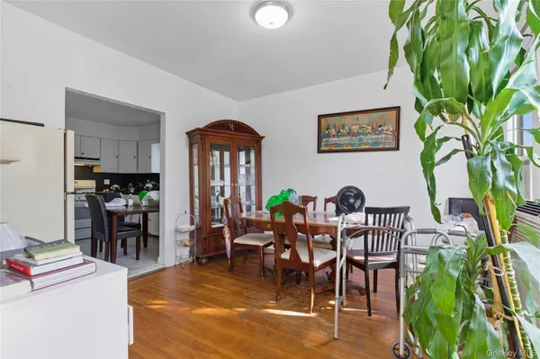 419 Palmer RD, Yonkers, NY 10701