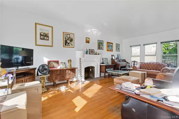 419 Palmer RD, Yonkers, NY 10701