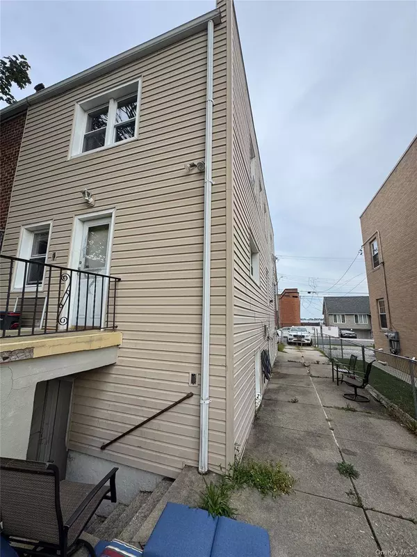 727 Clarence AVE, Bronx, NY 10465